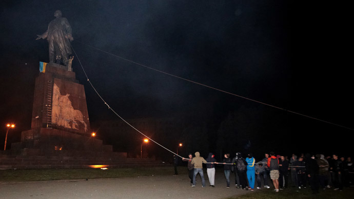 Destruction of Lenin statue in Ukraine resembles ‘zombie flick’ - Russian Communists