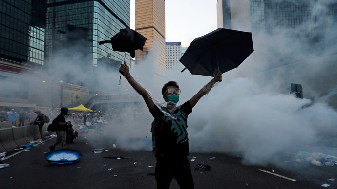 Umbrella Men: Hong Kong’s #OccupyCentral goes viral (PHOTOS)