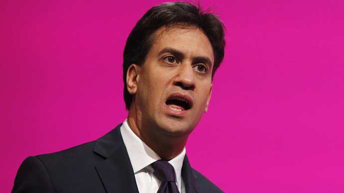 Ed Miliband, leader of Britain's opposition Labour Party, sings the hymn "Jerusalem" as his party's conference is closed in Manchester, September 24, 2014. (Reuters/Suzanne Plunkett)