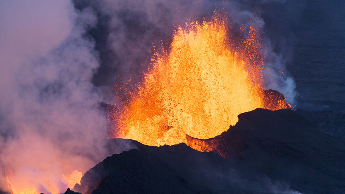 Extremely loud & incredibly close: Drone captures Iceland volcanic eruption (VIDEOS)