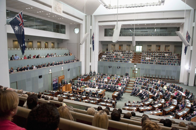 U.S. President Barack Obama addresses the Australian Parliament in Canberra, Australia November 17, 2011. (Reuters/Saul Loeb)