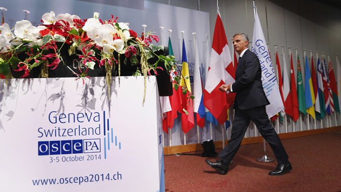 Swiss President Didier Burkhalter arrives at the OSCE Parliamentary Assembly Autumn meeting in Geneva October 3, 2014. (Reuters/Denis Balibouse)