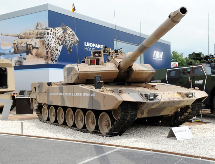 The battle tank Leopard 2 A7 is presented by German Krauss-Maffei Wegmann (KMW) (AFP Photo/Eric Piermont)