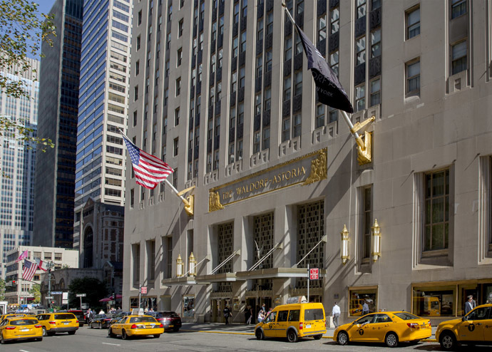 The Waldorf Astoria is pictured at 301 Park Avenue in New York October 6, 2014. (Reuters/Brendan McDermid)