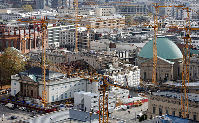A general view shows the construction site of the Staatsoper Berlin (Berlin State Opera) (Reuters / Fabrizio Bensch)
