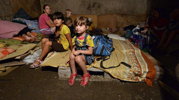 Locals at a bomb shelter in Gorlovka, Donetsk Region.(RIA Novosti / Mikhail Voskresenskiy)