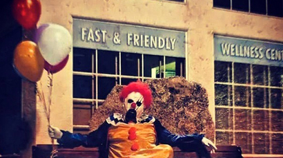 Crazy knife-wielding clowns terrorize small French town