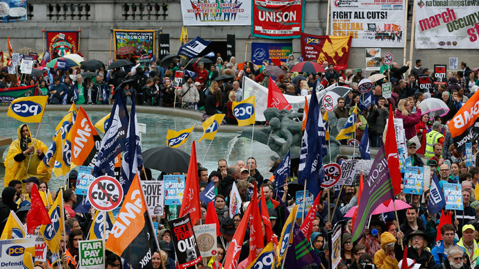 24-hr public strike grips UK – 200,000 protest pay freeze
