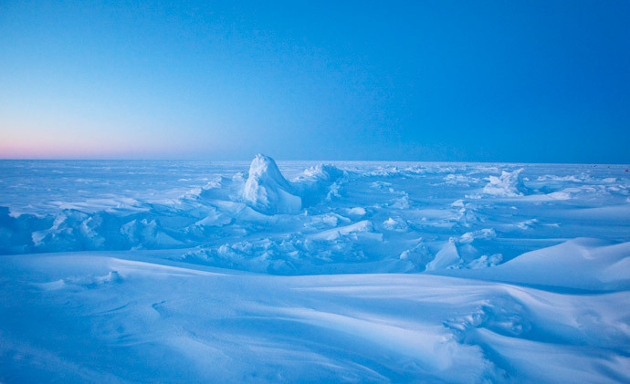 Wind patterns are left in the ice pack that covers the Arctic Ocean north of Prudhoe Bay, Alaska (Reuters / Lucas Jackson) 