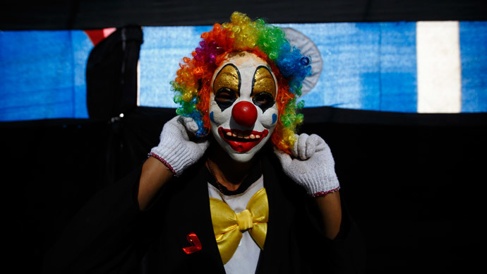 Crazy knife-wielding clowns terrorize small French town