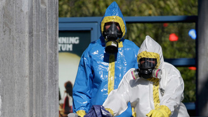 NYPD caught dumping gloves, masks from Ebola site into street garbage can (VIDEO)