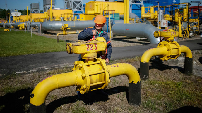 Ukraine and Russia agree on $385 gas price for winter