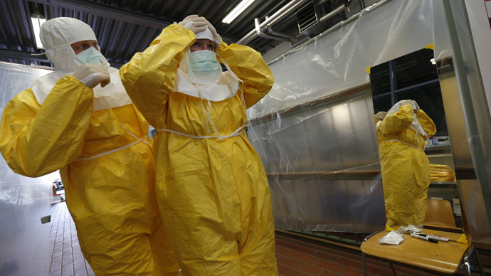 US to monitor anyone coming  from Ebola-stricken countries for 21 days