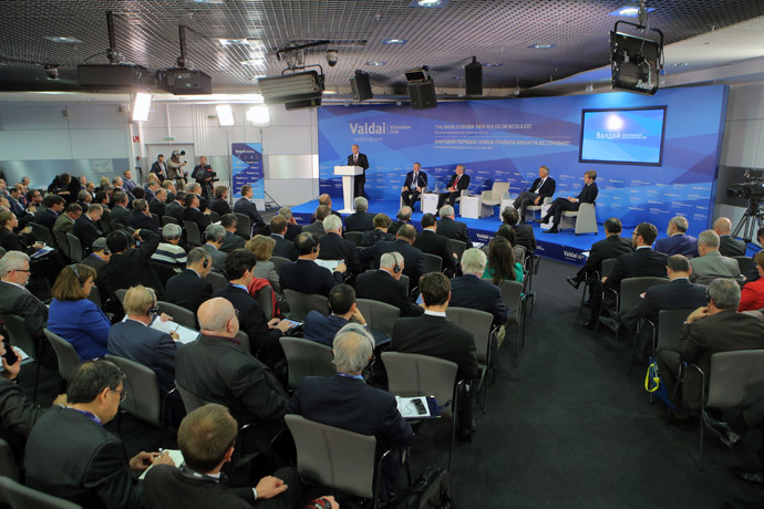 Russian President Vladimir Putin speaks at the wrap-up session of the 11th Meeting of the Valdai Discussion Club in Sochi on 24 October 2014. (RIA Novosti / Vitaliy Belousov) 
