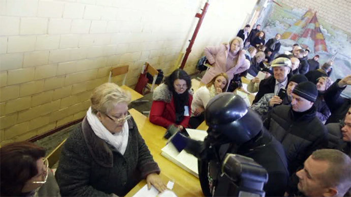 Darth Vader battles babushkas at Ukraine polling station… no light sabers used (VIDEO)