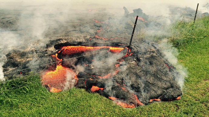 Going with the flow? Lava from Hawaiian volcano threatens village ( VIDEO)
