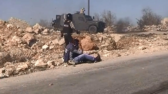 ​Two journalists hit by Israeli rubber bullets while covering protest (VIDEO)