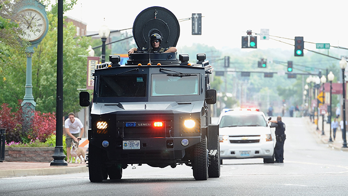 Small town sends armored vehicle, 24 officers to collect debt from 75-year-old