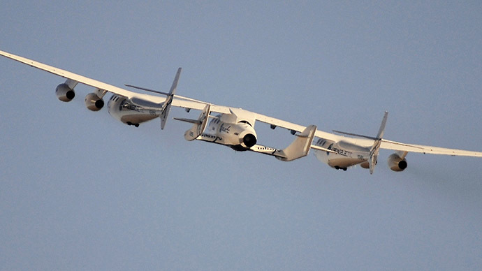Virgin Galactic's SpaceShipTwo crashes in Mojave desert killing pilot