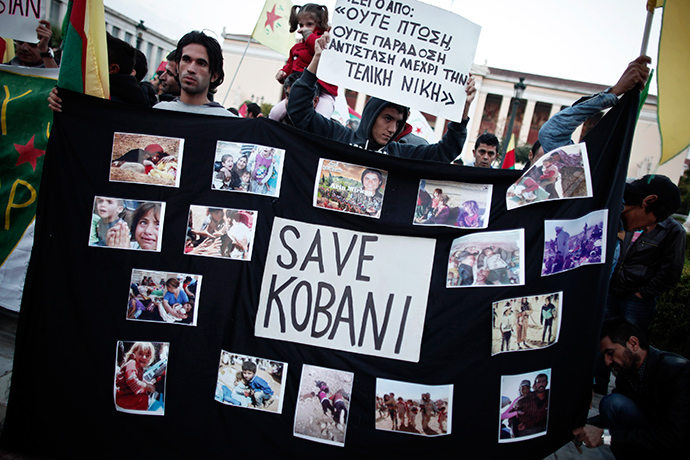 Pro-Kurdish protesters take part in a rally in solidarity with the people of the Syrian Kurdish town of Kobani in Athens November 1, 2014 (Reuters / Alkis Konstantinidis)