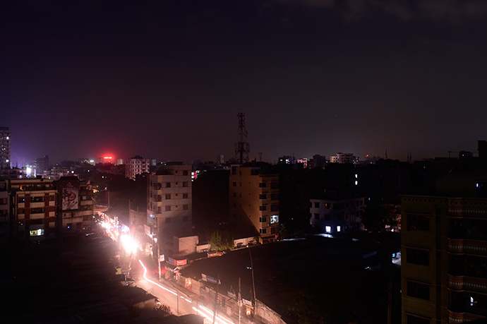 A general view shows Dhaka during a power blackout on November 1, 2014 (AFP Photo / Munir uz Zaman)