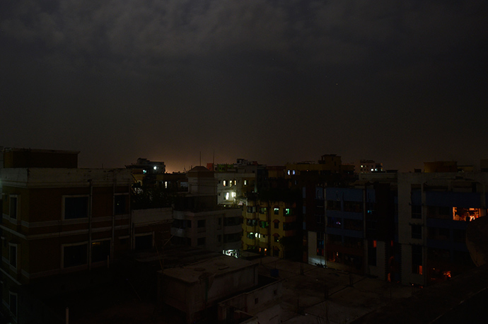 A general view shows Dhaka during a power blackout on November 1, 2014 (AFP Photo / Munir uz Zaman)