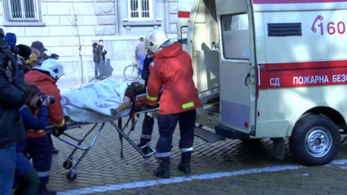 ​Bulgarian woman sets herself ablaze outside president’s office (GRAPHIC VIDEO)