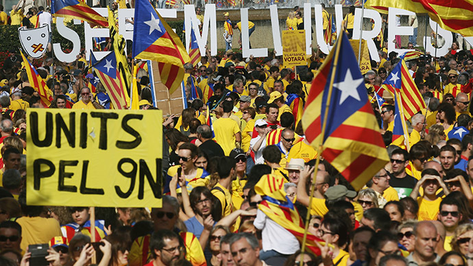Catalan pro-independence demonstrators gather at Catalunya square during a rally in Barcelona October 19, 2014. (Reuters/Albert Gea)