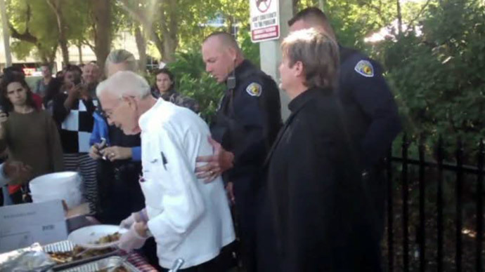 90yo US WWII vet vows to defy arrest for feeding homeless