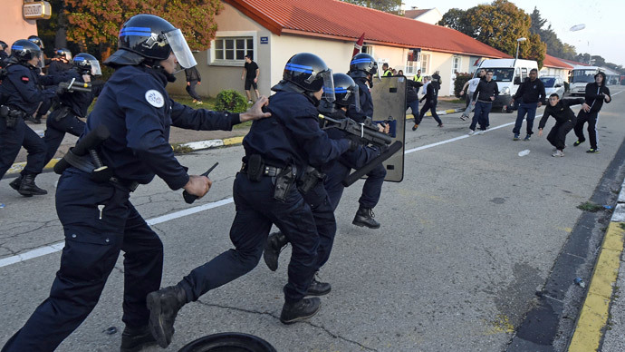 Bins as barricades: Angry Paris students blockade schools, protest police brutality