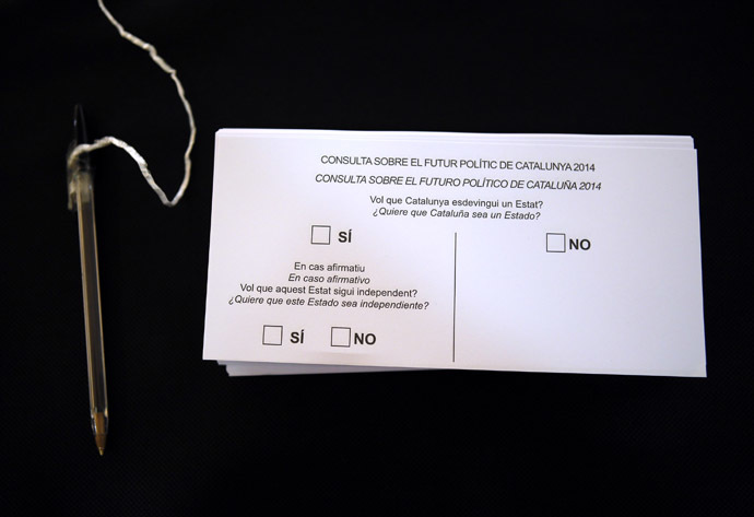 Voting slips are ready for the 9N consultation in Sant Feliu de Llobregat, near Barcelona, November 8, 2014. (Reuters/Albert Gea)