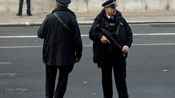 UK police get 7 days to question Remembrance Day terror plot suspects