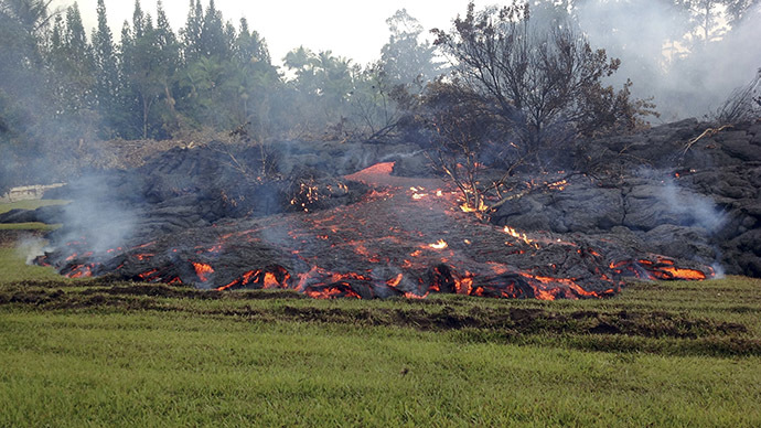 Lava from Hawaii volcano destroys first house on Big Island (VIDEO)