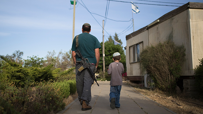 Israelis stock up on self-defense weapons 'preparing for attack'