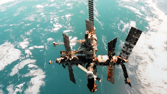 The Mir space station in flight.(RIA Novosti / Sergey Pyatakov) 
