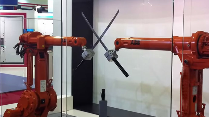 Katana-wielding robots battle each other with deadly precision (VIDEO)