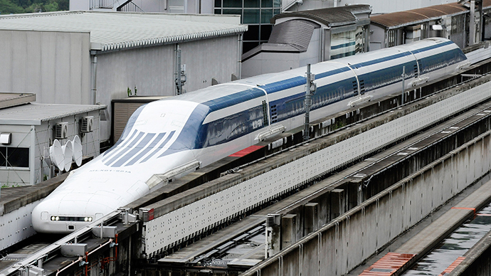 Fastest train ride: Japanese whooshed at 500kph on maglev test ride (VIDEO)