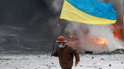 Pensioners storm banks, sue president as economic blockade enforced on E.Ukraine