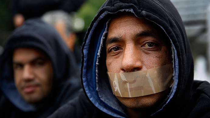 ​Syrian refugees launch hunger strike outside Greek parliament