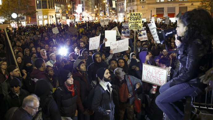 Dozens arrested, traffic blocked in 170 cities on Day 2 of Ferguson protests