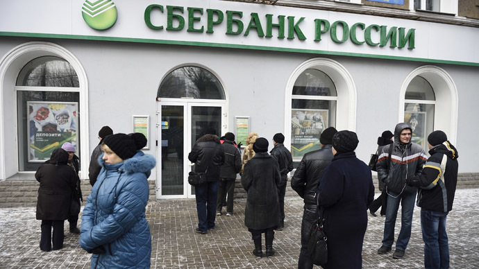 Pensioners storm banks, sue president as economic blockade enforced on E.Ukraine