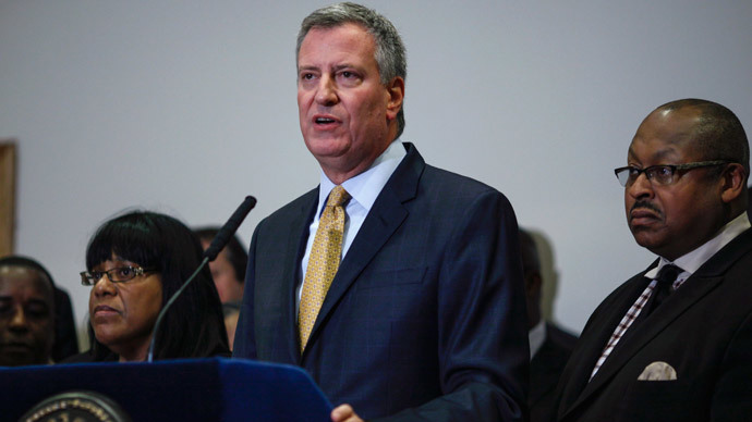 New York City Mayor Bill de Blasio speaks to the media during a news conference at the Staten Island borough of New York December 3, 2014.(Reuters / Eduardo Munoz)