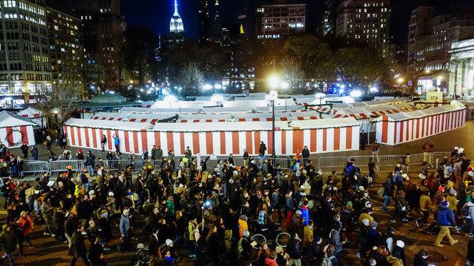 Demonstrators protest a grand jury decision not to charge a New York policeman in the choking death of Eric Garner, in New York December 4, 2014. (Reuters / Eduardo Munoz)