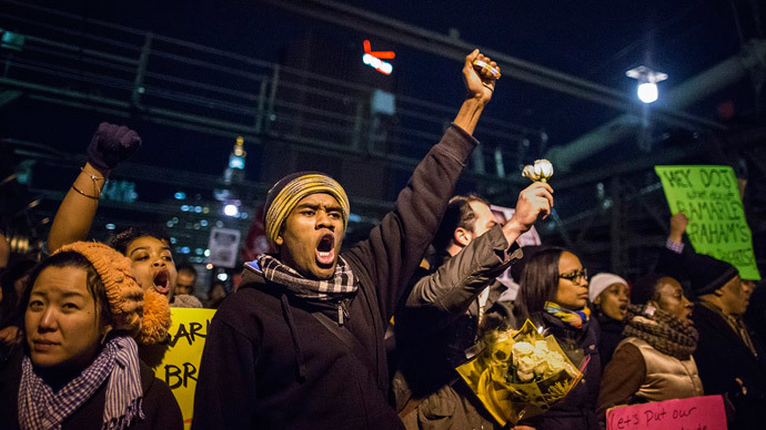 NYC chokehold: Crowds swarm streets, Brooklyn Br in 2nd day of Garner protests