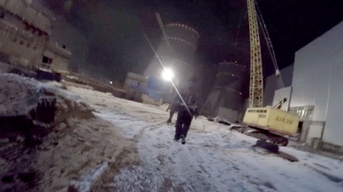 Daredevil roofers film GoPro video of climbing nuclear reactor’s 150m cooling tower