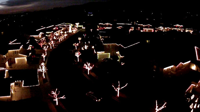 Drone captures amazing synchronized Christmas lights (VIDEO)