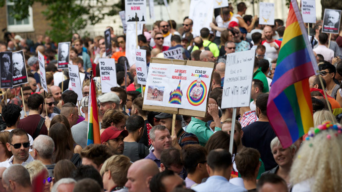 Protesters demonstrate outside Downing Street in central London in London on August 10th, 2013,(AFP Photo / Andrew Cowie)