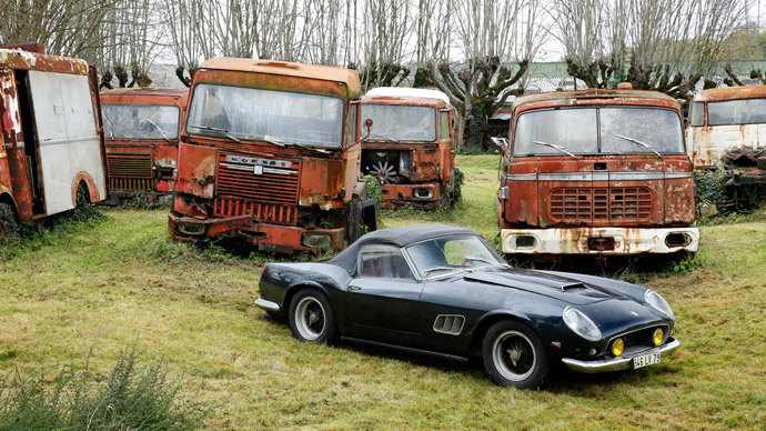 50 years out of sight: Vintage cars discovered at French farm could net $12mn (PHOTOS)