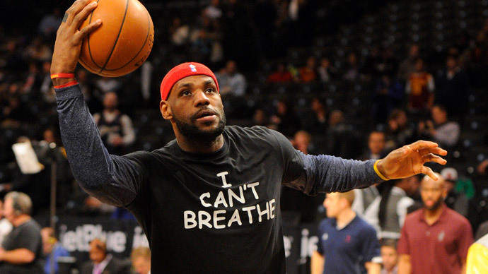 Cleveland Cavaliers forward LeBron James (23) wears an " I Can't Breathe" t-shirt during warm ups prior to the game against the Brooklyn Nets at Barclays Center.(AFP Photo / Robert Deutsch)