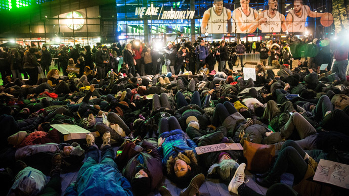 ‘Die-in’: Police chokehold victim Eric Garner's daughter leads Staten Island protest